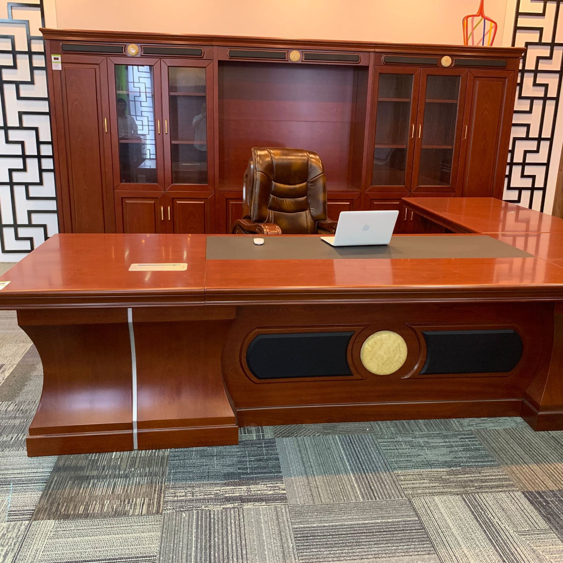 厂家直销老板桌办公桌总裁大班台文件柜主管经理桌子茶几油漆木皮