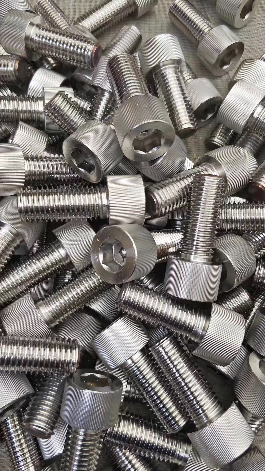 国标不锈钢圆柱头内六角螺丝杯头全牙/半牙滚花螺栓m5系列