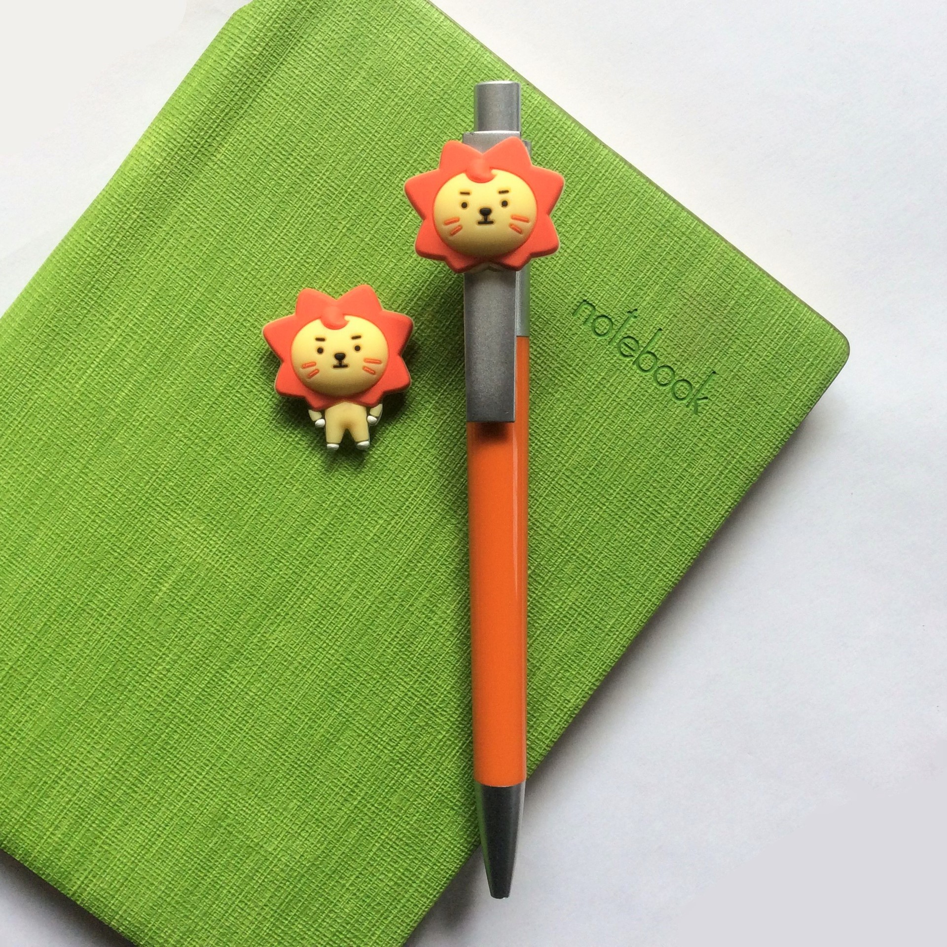 厂家现货莱阳狮子硅胶卡通笔头软胶笔帽 钢笔中性笔文具配件定制