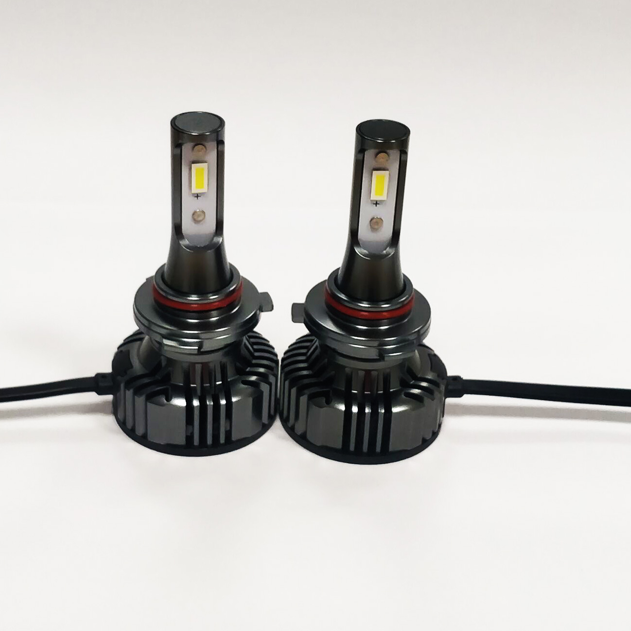 全新灯珠集成驱动 9005汽车led大灯 3570 智能控温 无频率干扰