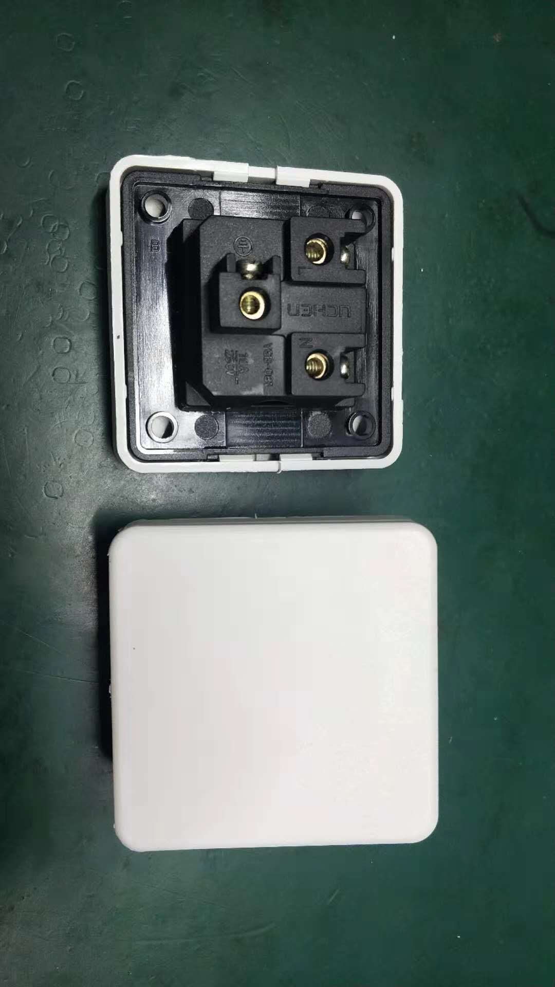 酒店卫浴多用多功能防水插座 无孔10a厨房浴室通用防溅防油插座