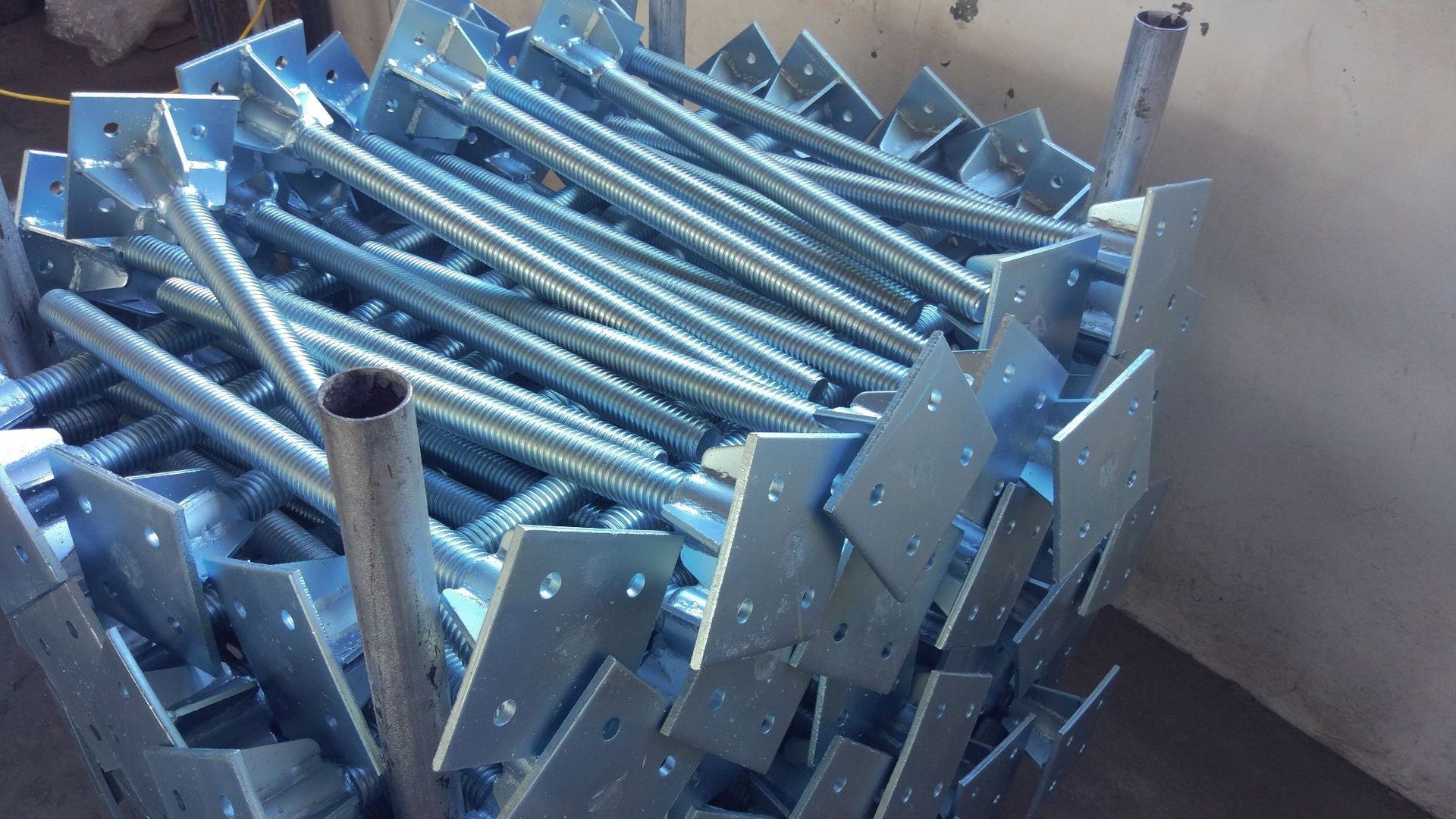 可调底座脚手架底座