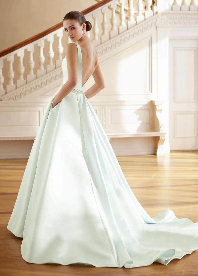 2019新款欧美白色礼服年会深v性感长款礼服闪亮晚礼服主持人礼服