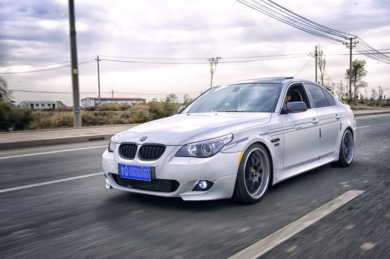 适用于宝马5系e60改装mt大包围前杠后杠侧裙