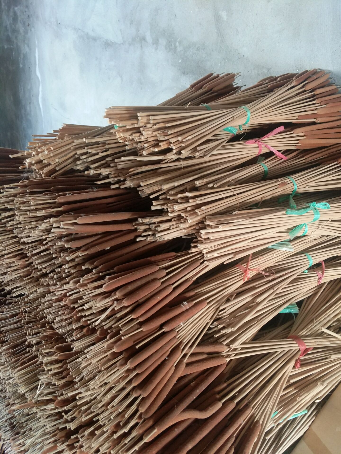 货源充足款:荷杆,蒲草,水蜡烛,蒲棒,狗尾草,益母草,莲子,芝麻壳,棉花