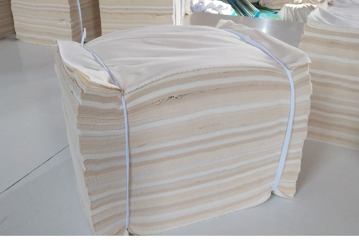 厂家批发擦机布全棉本白标准尺寸纯棉吸油工业抹布大块白碎布批发