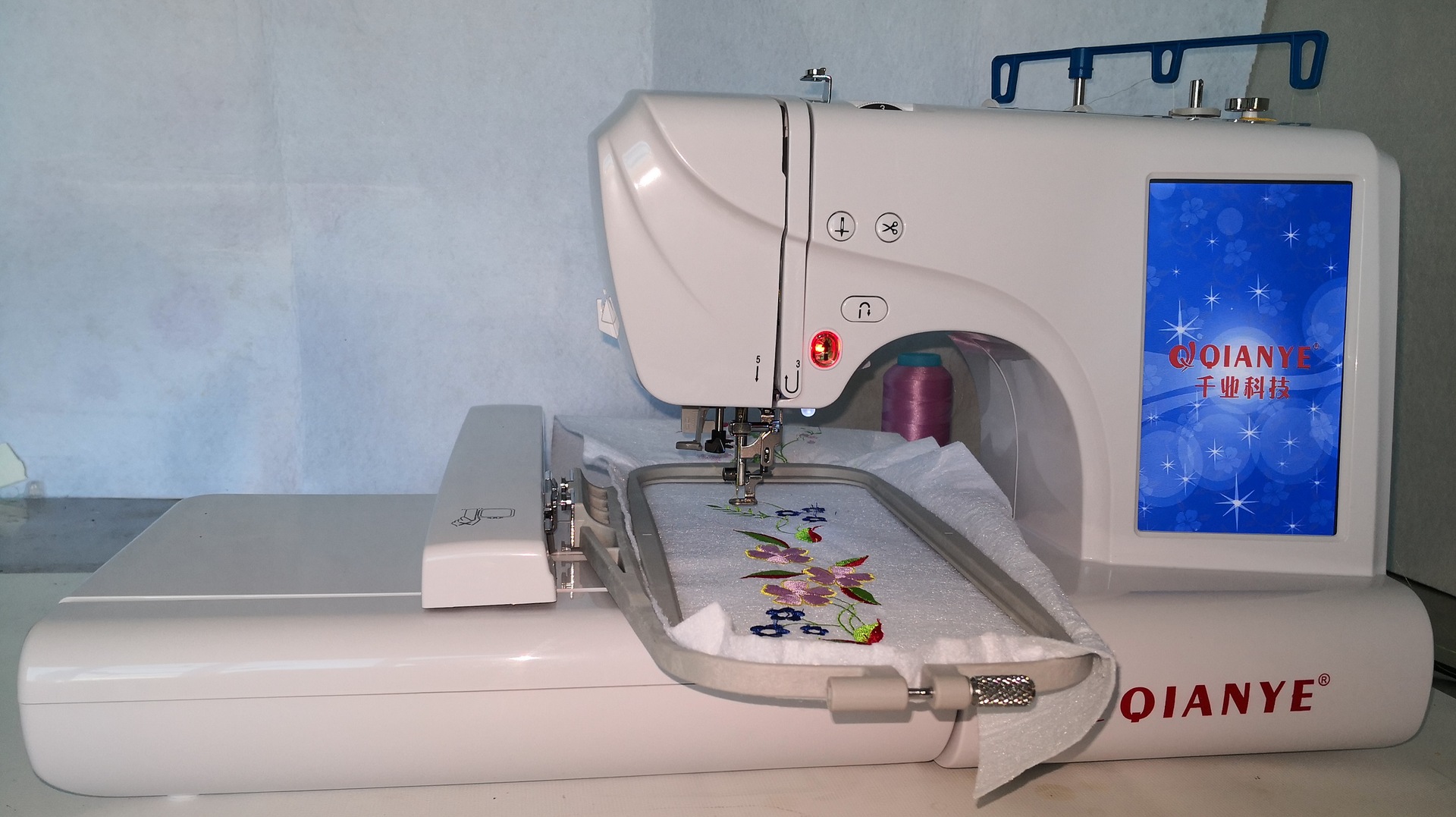 家用绣花机 绣字机 不需要制版可以绣英文字母数字任意组合刺绣机