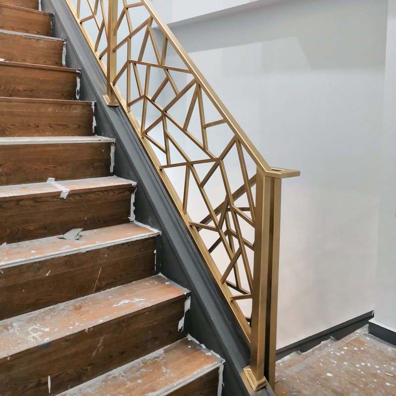 上海厂家供应 踏步式铁艺楼梯扶手 别墅欧式仿古铁艺楼梯扶手定制