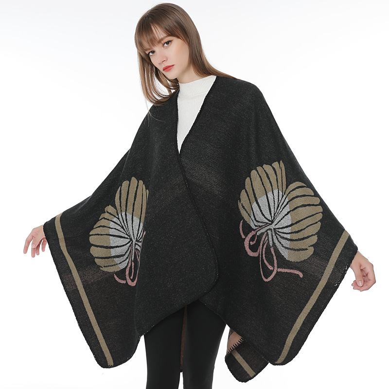 外贸欧美三只蝴蝶斗篷大披肩开叉旅游两用加厚保暖多功能围巾批发