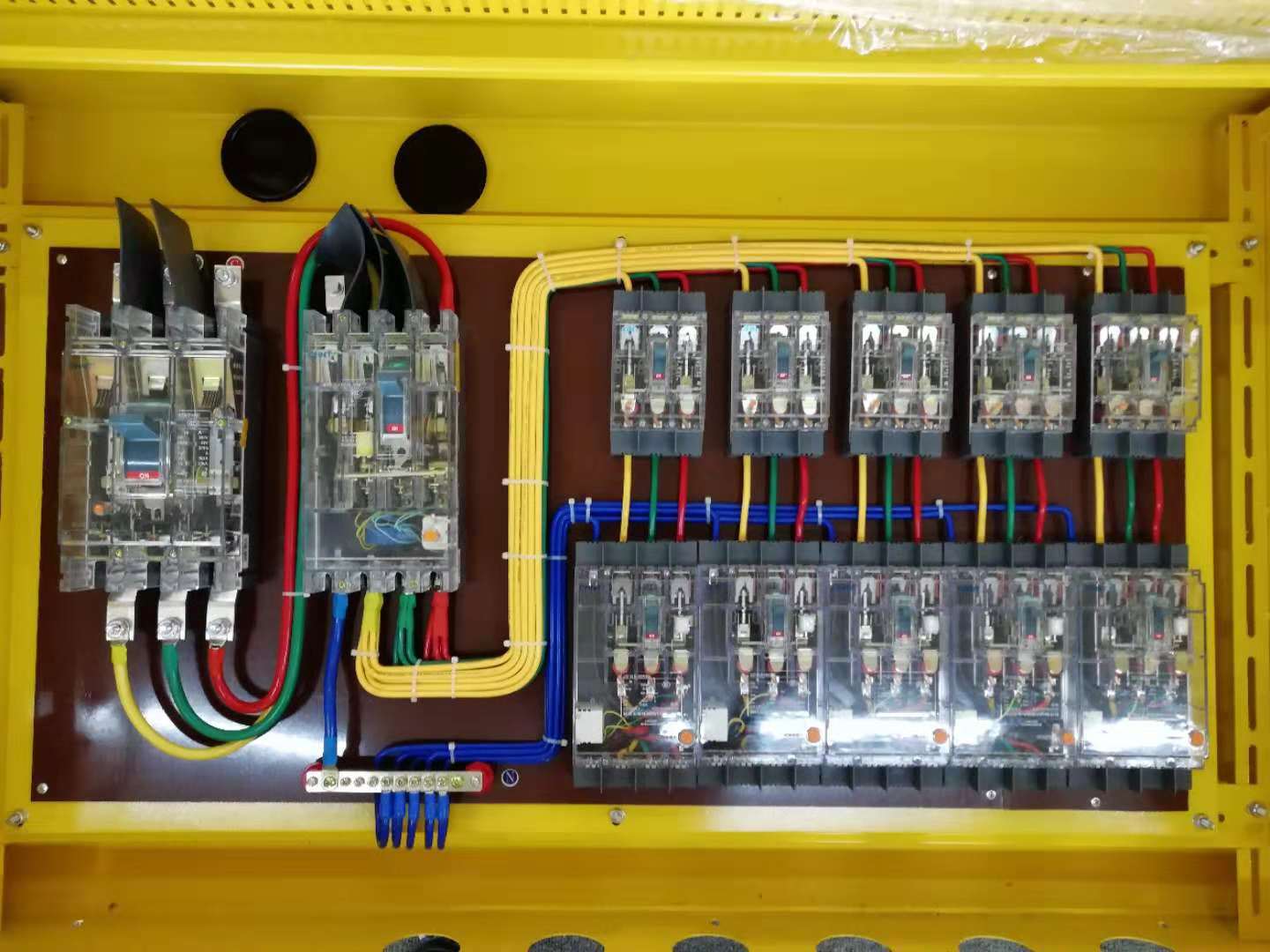 深圳工厂配电柜一级动力配电柜二级建筑工地施工厂矿配电箱三级推荐