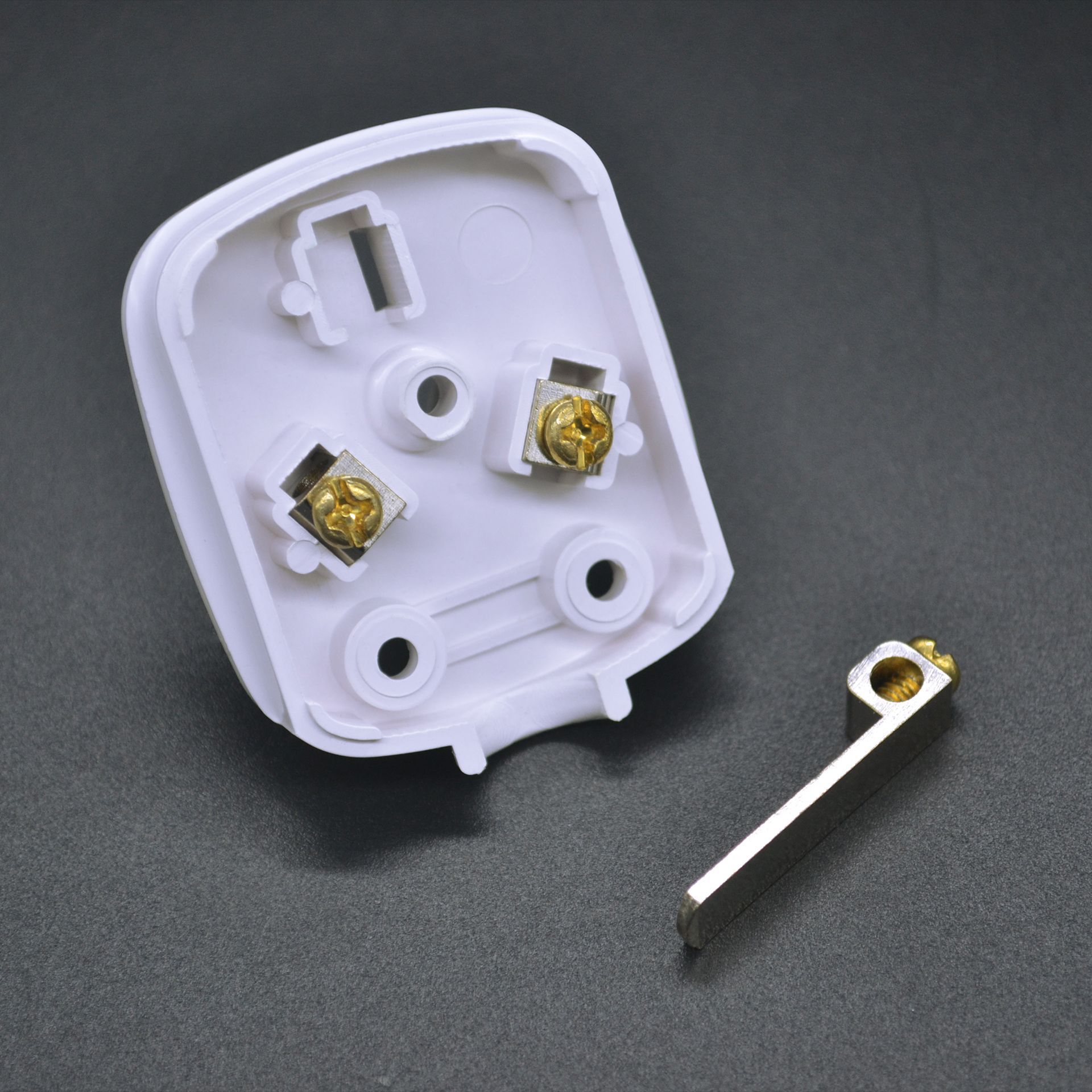 厂家直销三极电源插头10a三脚一体铜大功率阻燃接线空调三孔插座