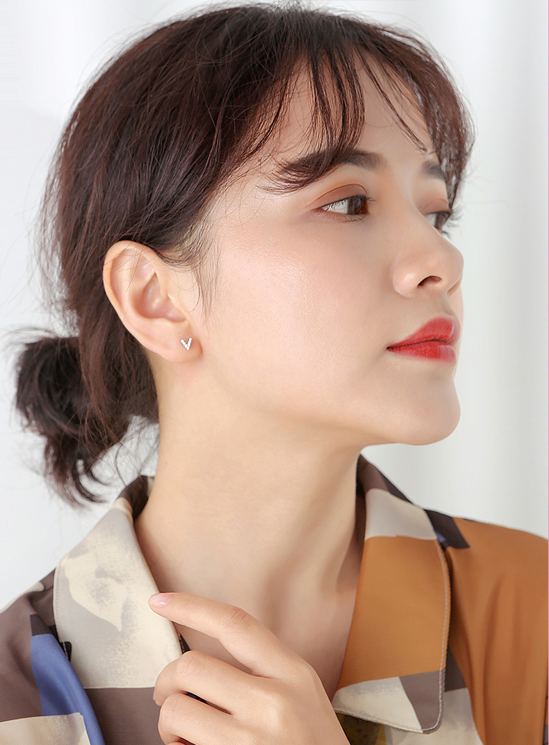s925银v字耳钉女气质韩国简约小巧耳饰冷淡风网红耳骨钉养耳
