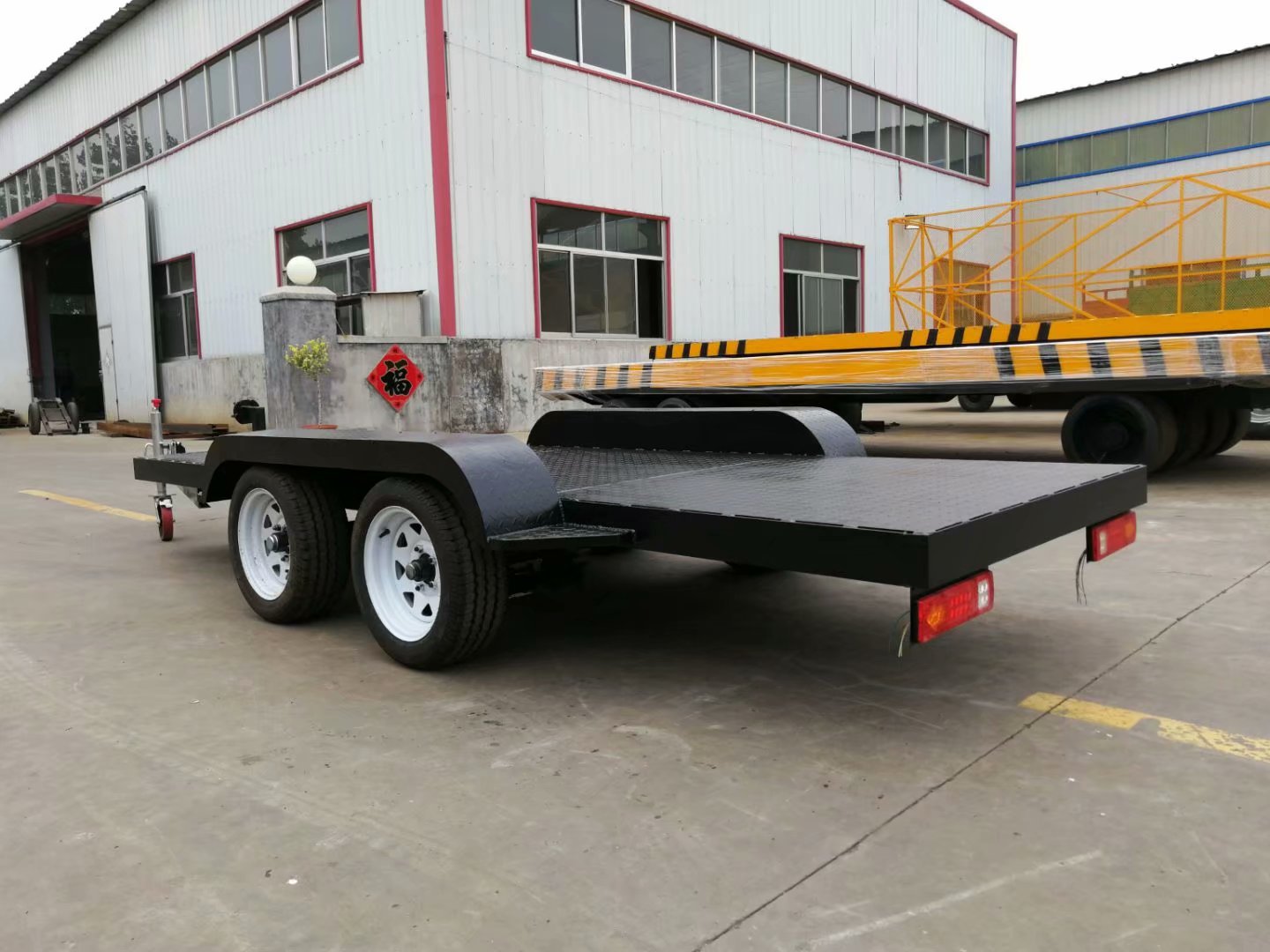 3吨中置车桥出口型拖车挂车 出口型低平板半挂车挖掘机运输半挂车