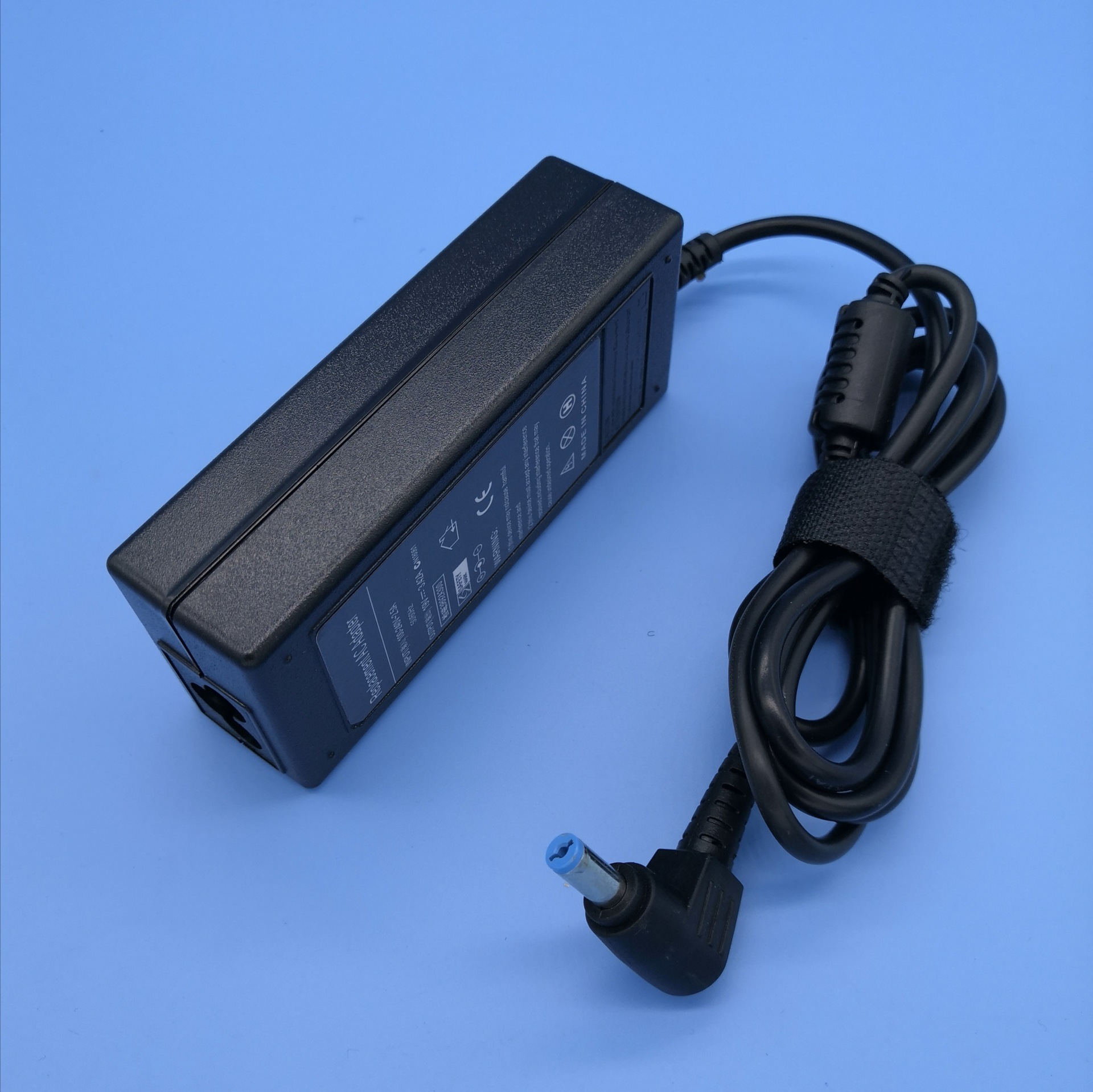 42a65w笔记本电源适配器接口5.5*1.7mm