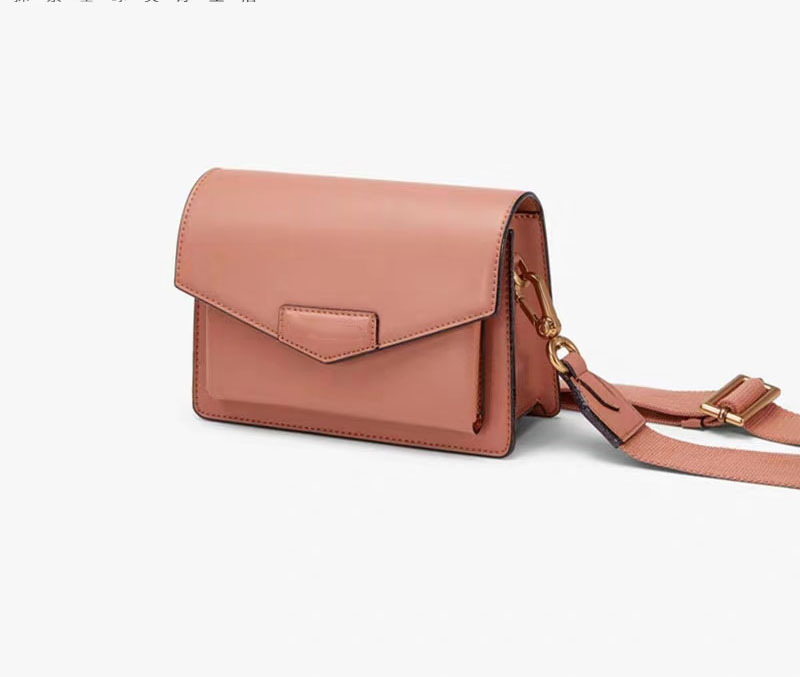 新加坡小ck限定女包2019新款拼色信封包 潮流单肩斜挎链条邮差包