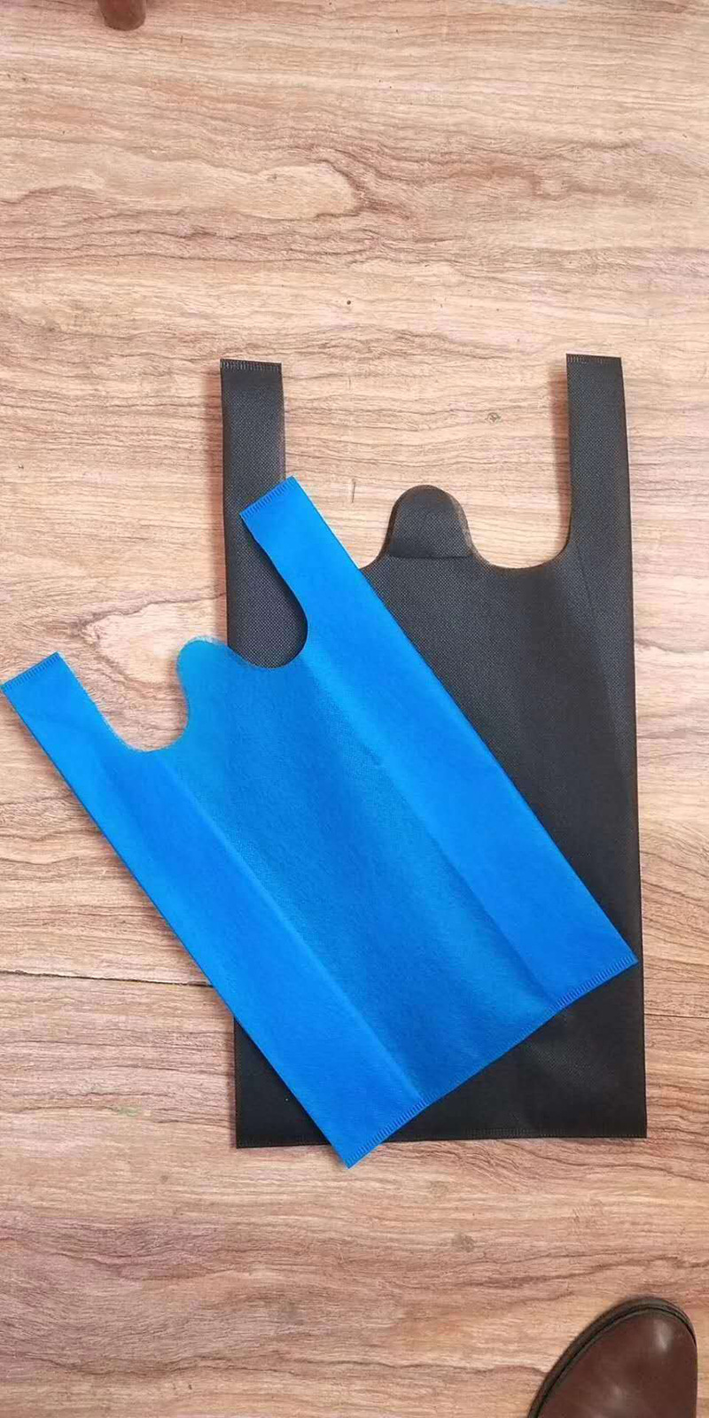 厂家生产超市商场环保购物手提袋 无纺布定制logo背心袋束口袋