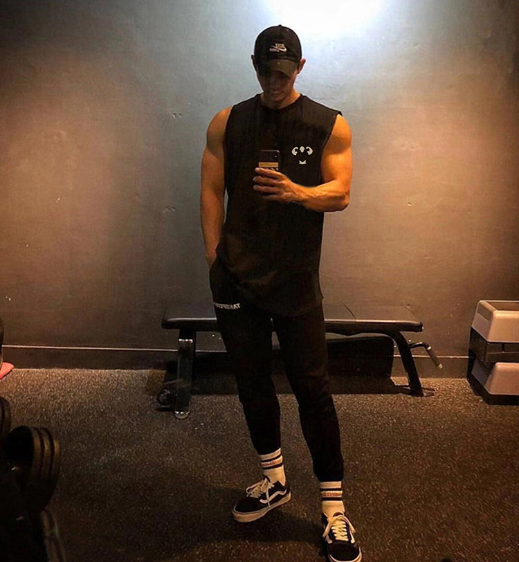 夏健身房肌肉男运动上衣训练服锻炼无袖宽松坎肩撸铁背心衫批发