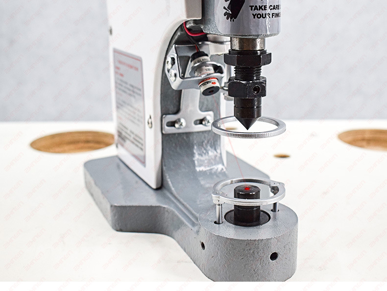 中能新款打扣机电动自动计数红外线定位安全防打手电脑伺服装钮机