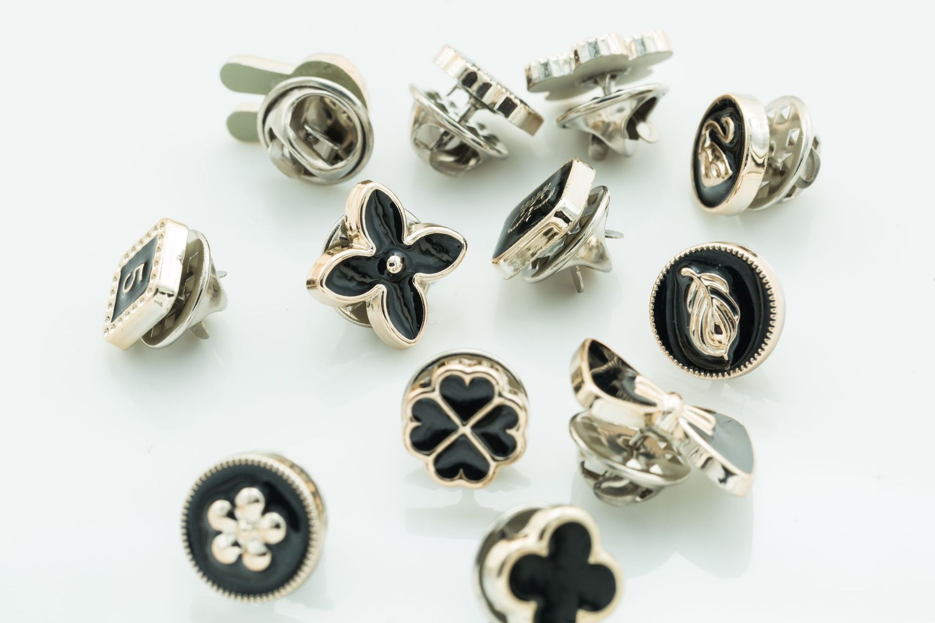 暗扣免缝隐形防走光暗扣纽扣女衬衫开衫装饰胸针扣免钉珍珠小扣子