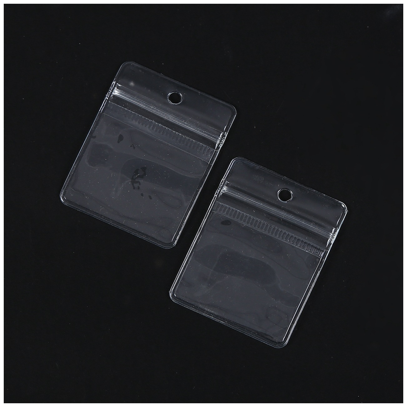 厂家专业定制常规工作证件套 pvc胸卡套 pvc透明展会证件卡套定做