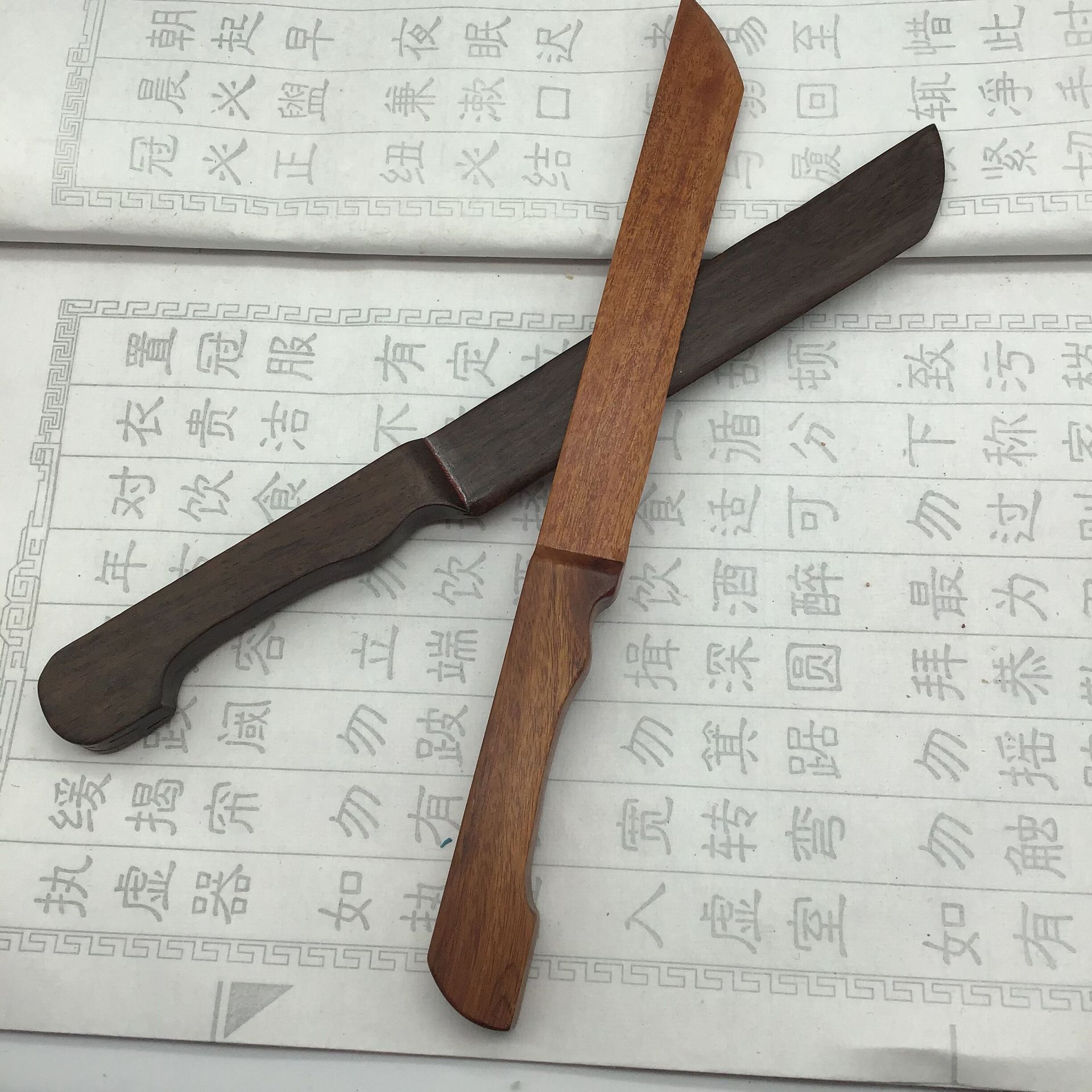 厂家直销 加厚手柄红木黑檀实木裁纸刀 宣纸切纸书法练习纸裁批发
