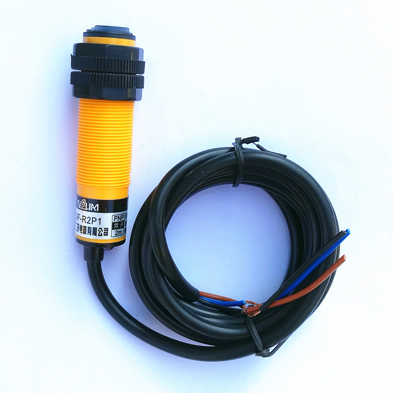 厂家直销光电开关e3f-r2p1(r2npk) 反馈反射式 带反光板 pnp常开