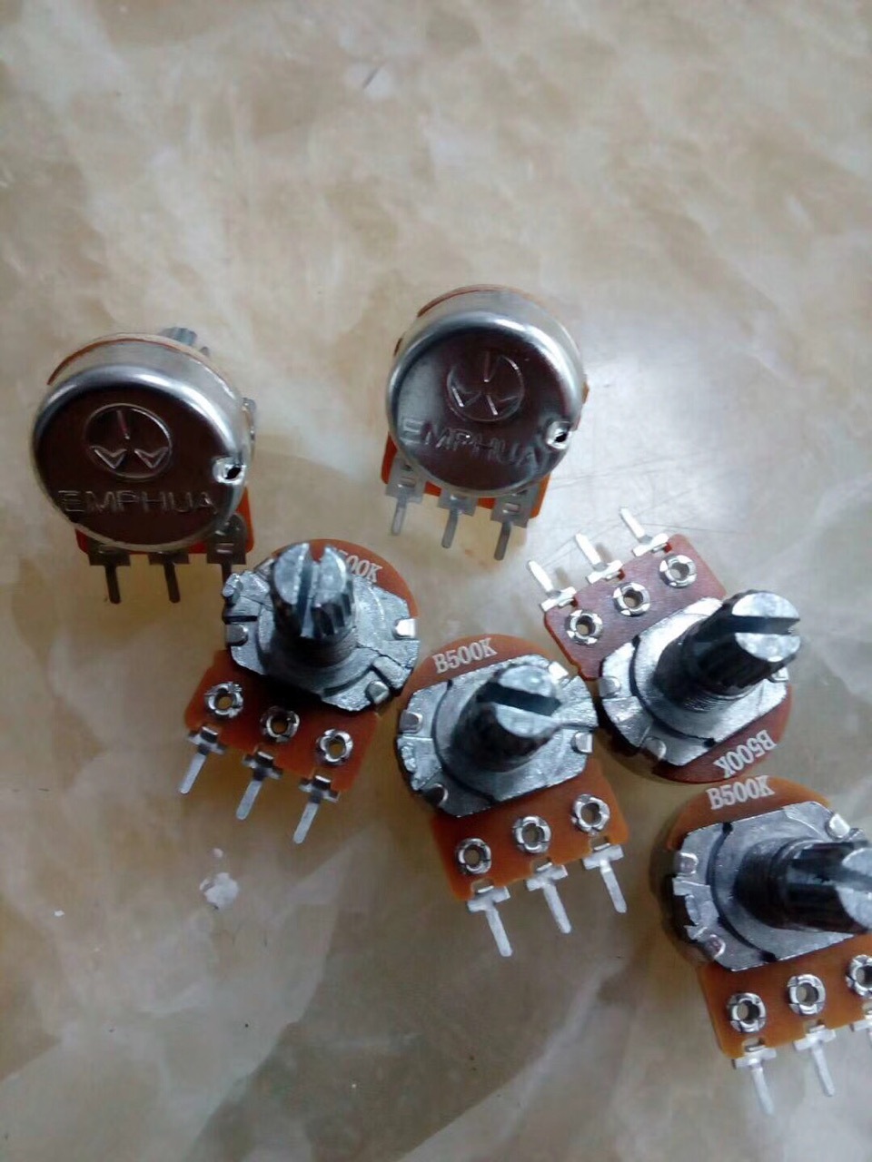 单联电位器_单联三脚电位器_厂家供应单联三脚电位器 - 阿里巴巴