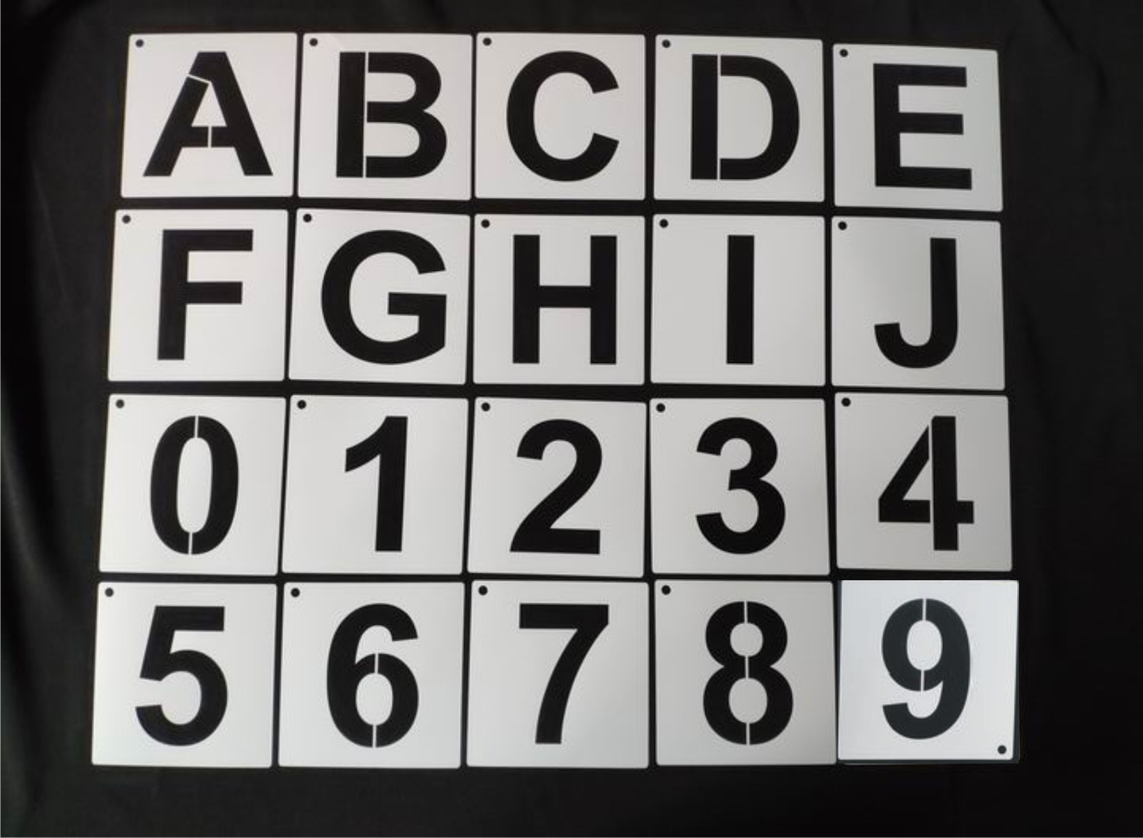 跨境专供36件套英文字母数字喷绘模板62件字母镂空墙绘绘画装饰模