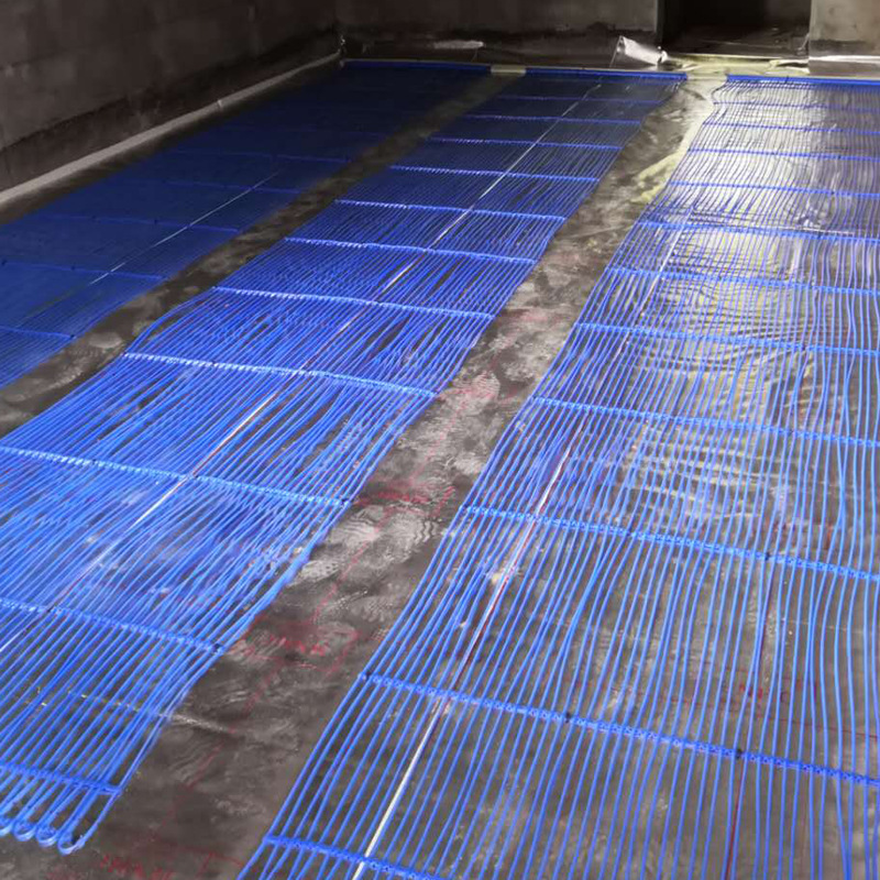 2,毛细管网栅作为冷暖辐射末端面铺设在地面和顶棚,夏季制冷,冬天采暖