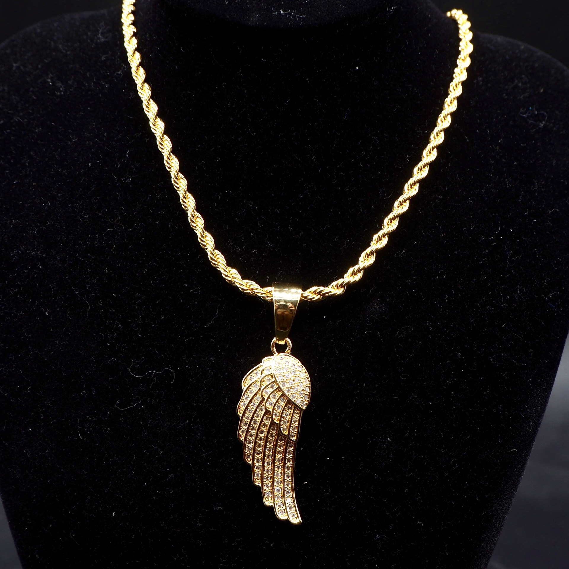 翅膀吊坠铜饰品 男士项链微镶电镀锆石简约ins风街头个性