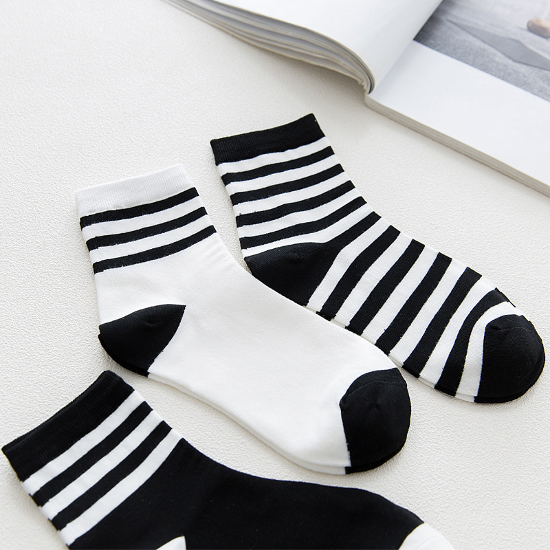 5双装春秋款女士纯棉黑白条纹中筒袜子 韩版学院风可爱百搭原宿风
