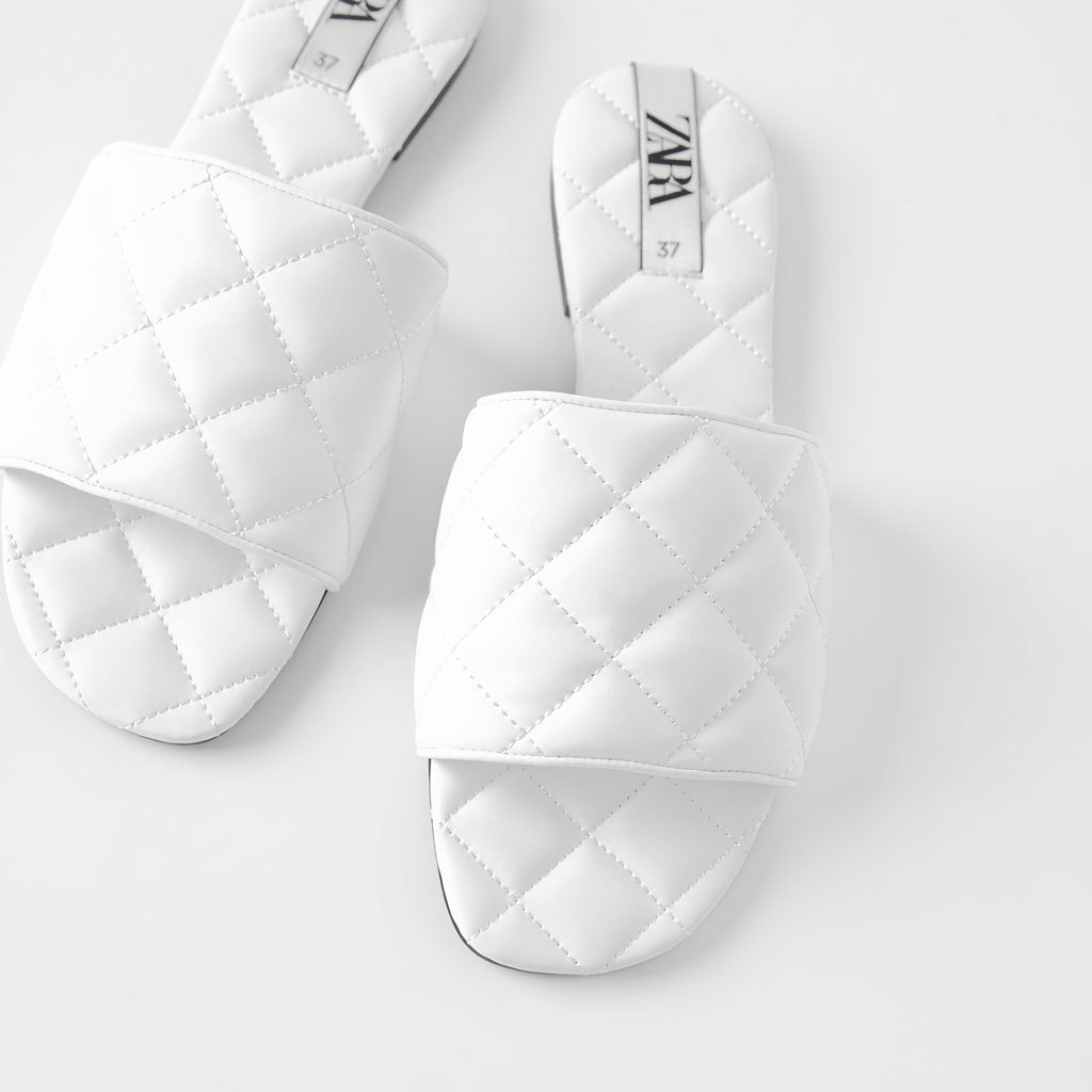 za白色绗缝平底夹脚拖鞋2019新款一字带菱格小香风低跟凉拖外穿女