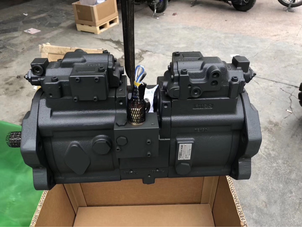 斗山挖机配件dx260液压泵液压件