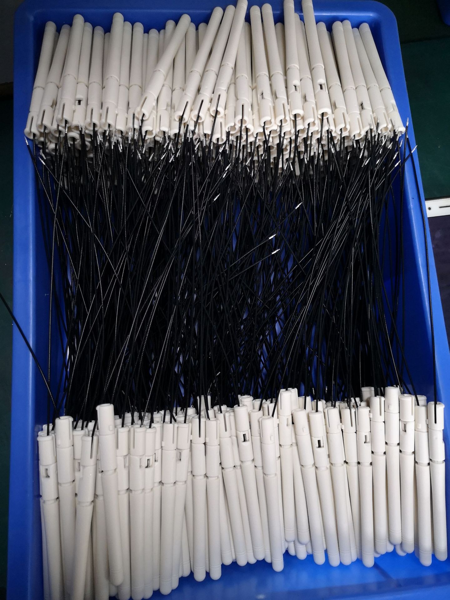 4g天线天线机顶盒天线广告机天线小胶棒天线2db小折叠天线厂家