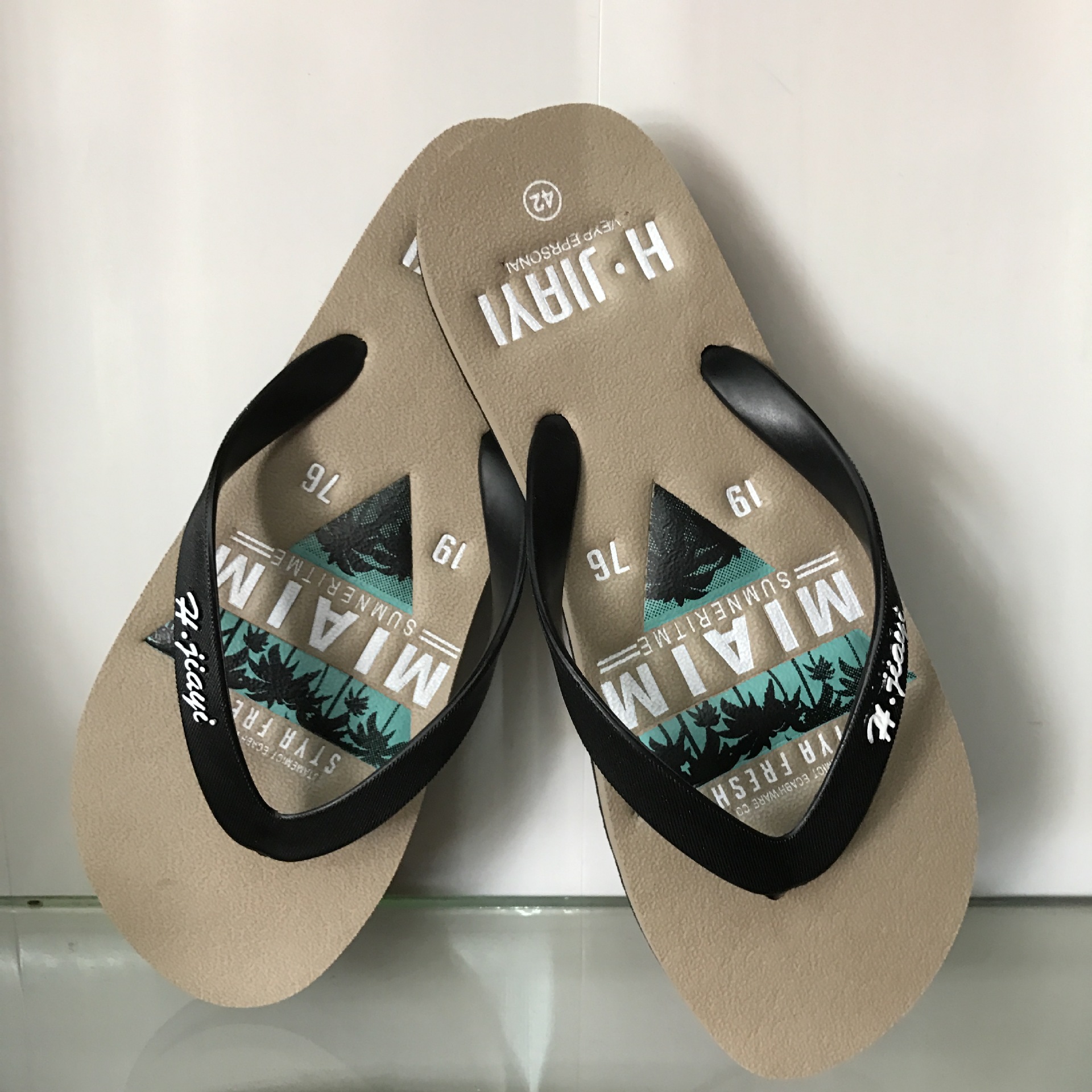 2020爆款人字拖鞋男外穿时尚潮男夹趾防滑橡胶底沙滩鞋批发