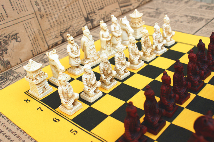 仿古国际象棋中号棋子皮革棋盘西安兵马俑棋子人物造型卡通象棋