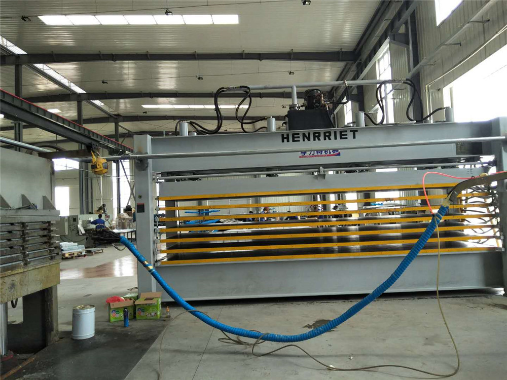 聚氨酯设备环戊烷防爆发泡板多层压机 亨力特生产大型层压机厂家