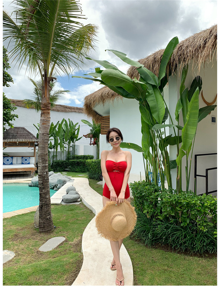 跨境专供日韩新款特价甜美连体挂脖性感露背绑带温泉度假游泳衣女