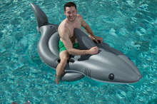 外贸工厂生产订制 环保PVC水上运动鲨鱼充气浮排成人沙滩坐骑浮床