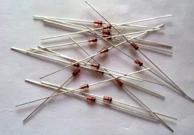 直插型 1n4148 开关二极管 玻封 1k24元 in4148 先科