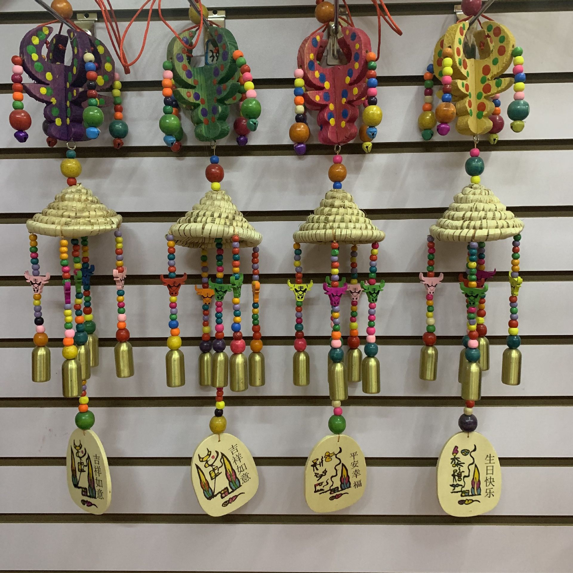 云南民族特色旅游景区工艺品东巴风铃 四面木牛头草帽五铃