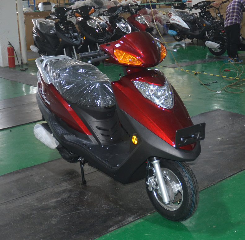 批发国四电喷全新鹰钻踏板车应钻摩托车125燃油车男女式可上牌