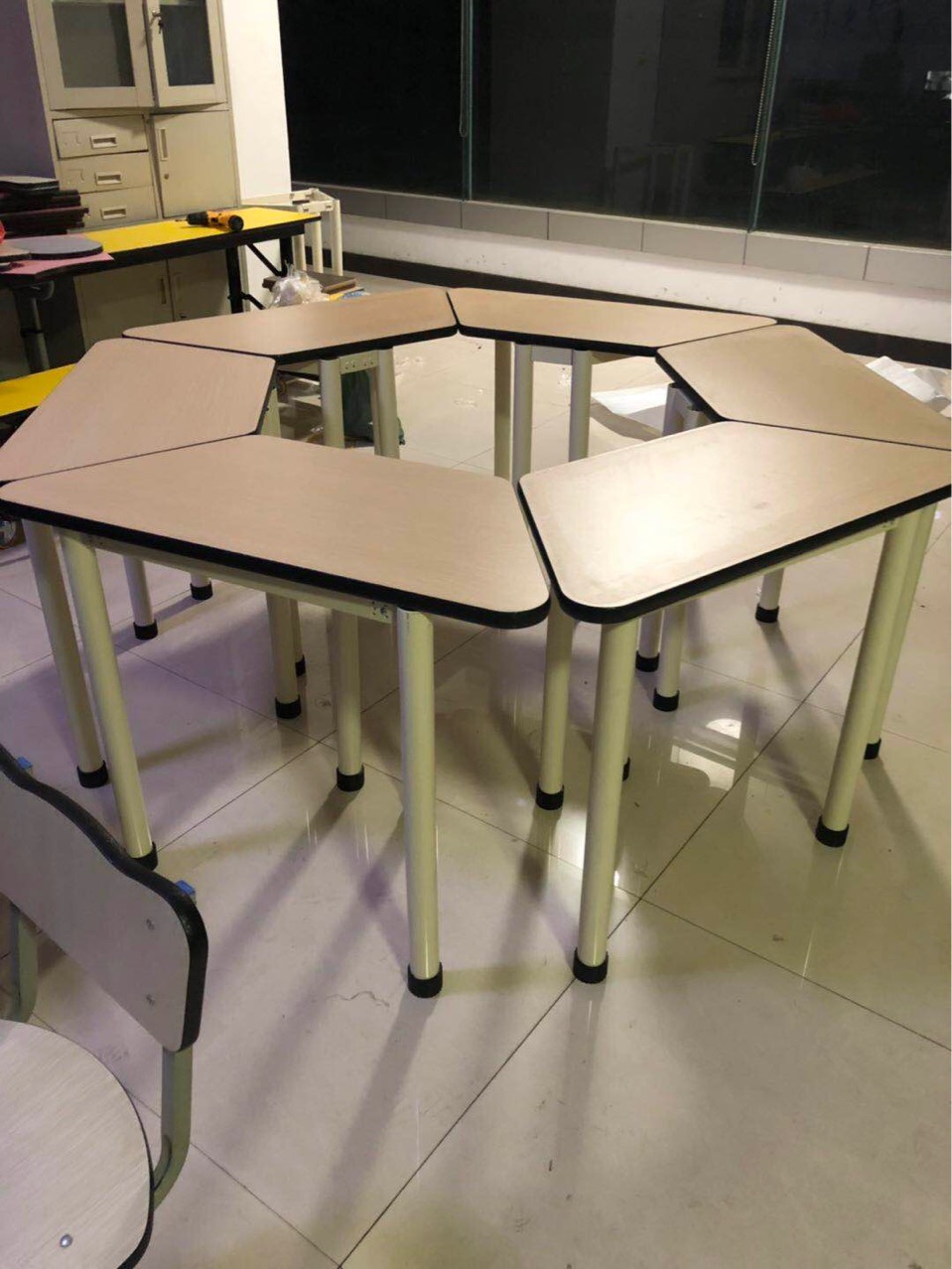 儿童学习拼接桌录播教室创客教室可升降培训机构桌椅补习班组合桌