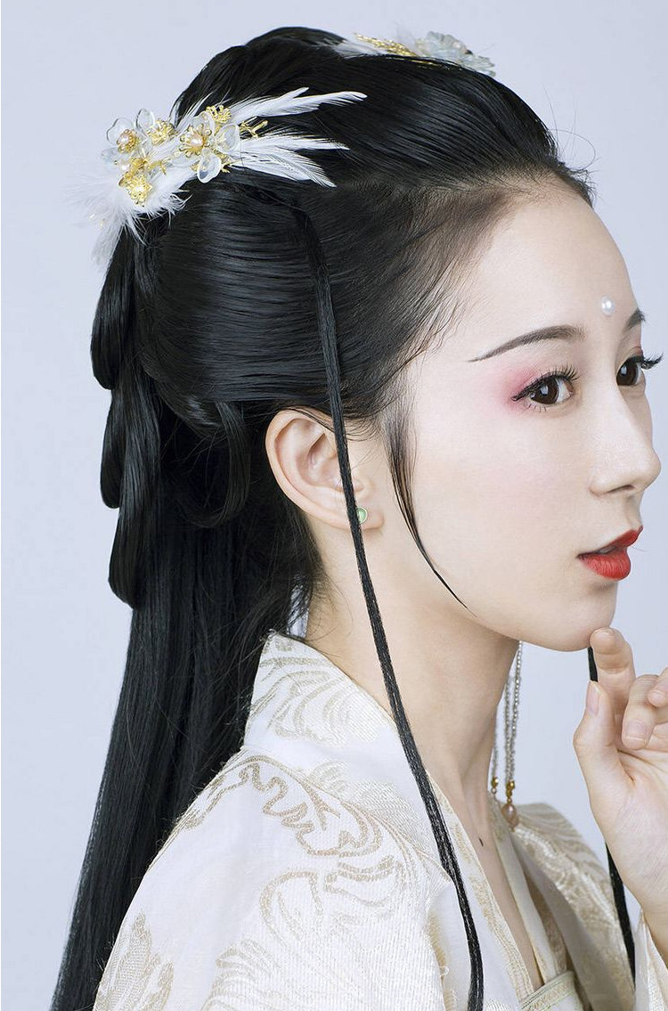 品牌类型 国货品牌 发丝材质 高温丝 假发发型 发包 假发长度 中长发