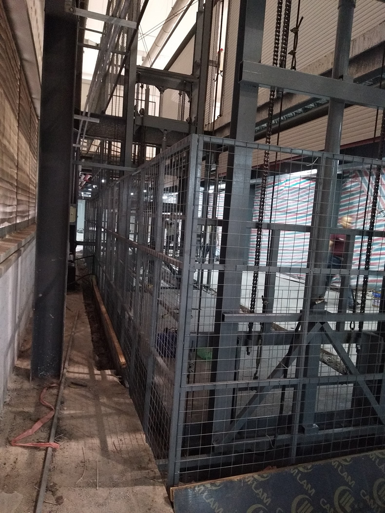 液压升降货梯 厂用货梯 厂房载货电梯升降机 室外贴墙安装货梯
