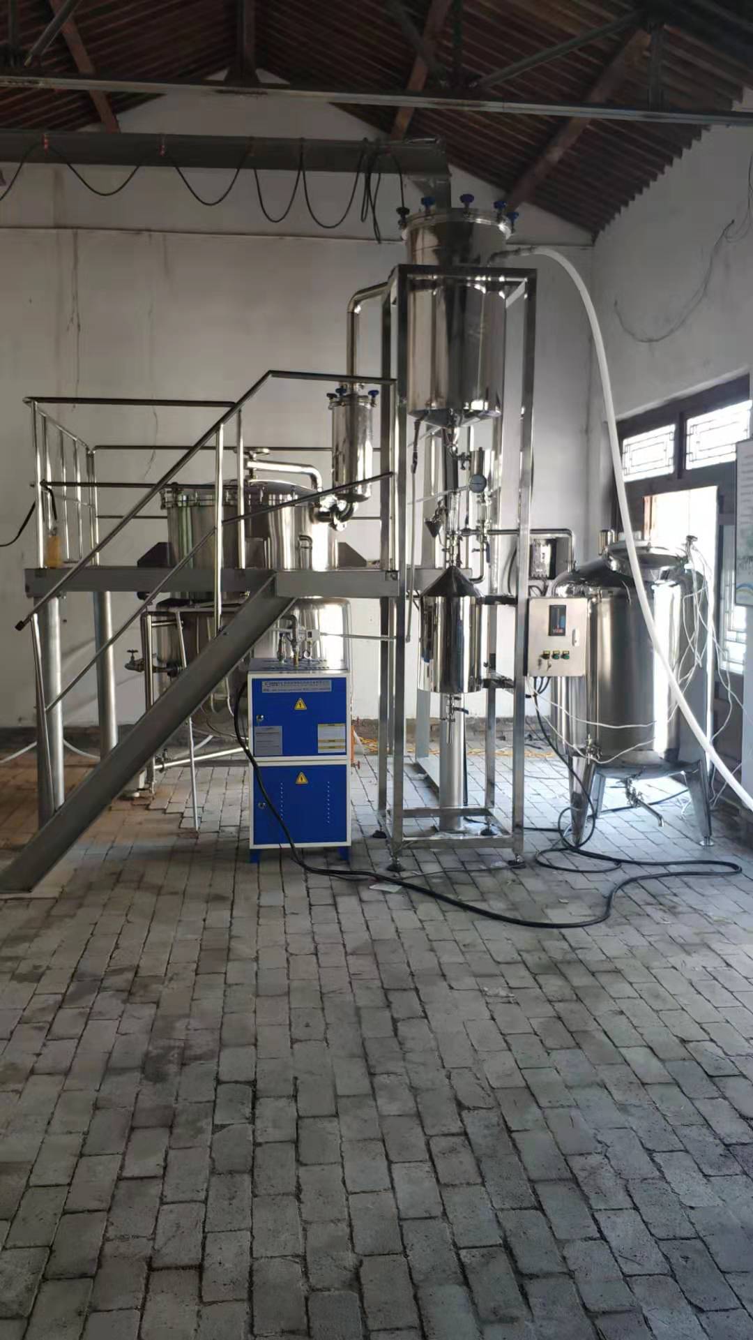 新产品研发小型精油提取设备