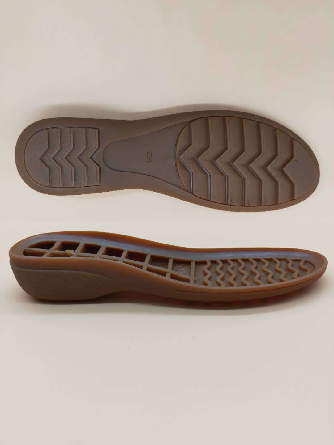 2021妈妈鞋坡跟橡胶女装大底 国足厂家直供 舒适工作鞋鞋底8035