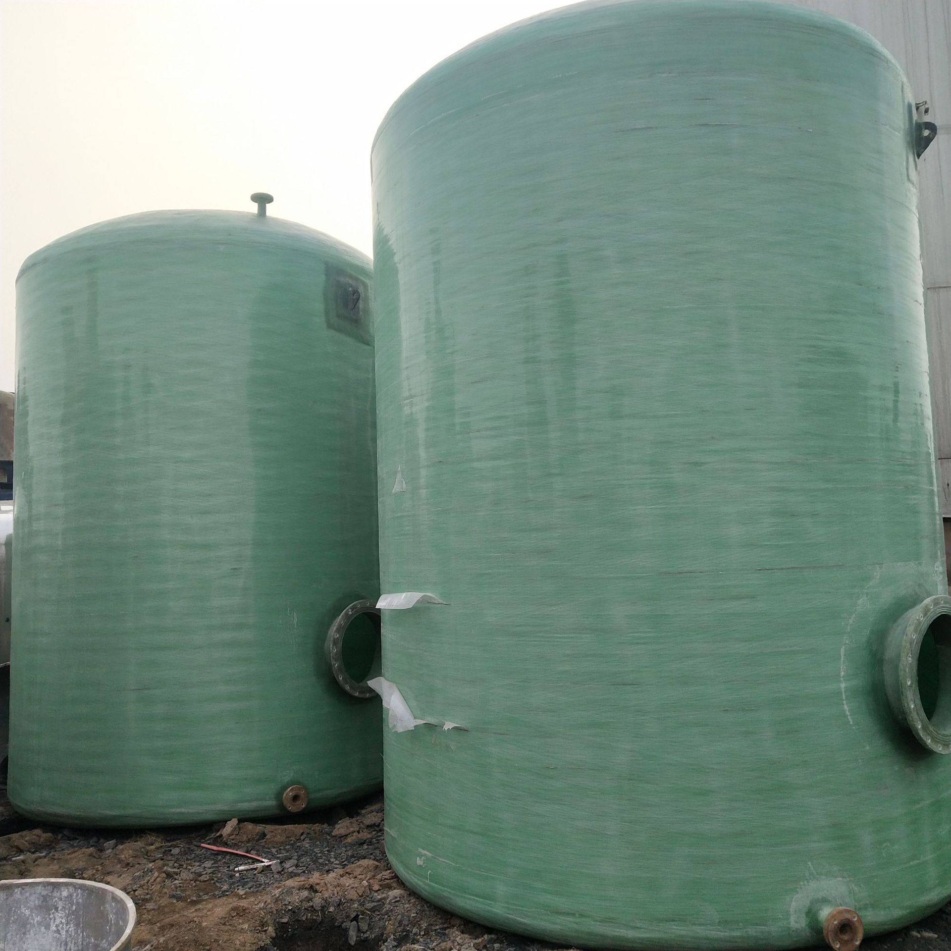 出售全新30立方玻璃钢盐酸储罐立式玻璃钢罐耐腐蚀液体原料储罐