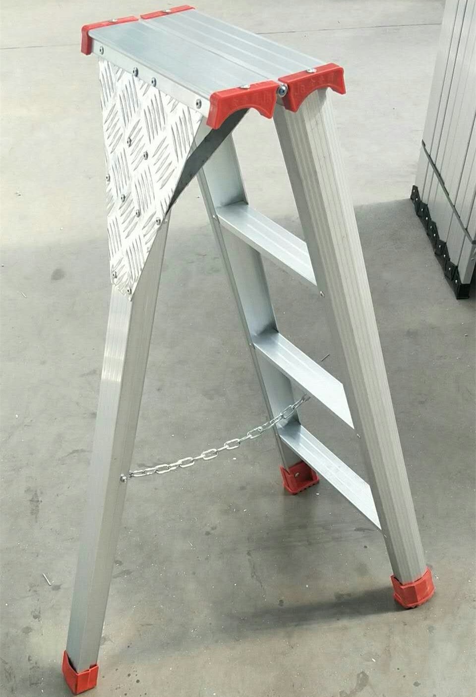 大量供应铝合金梯子,三角人字梯,园林梯子,合页人字梯