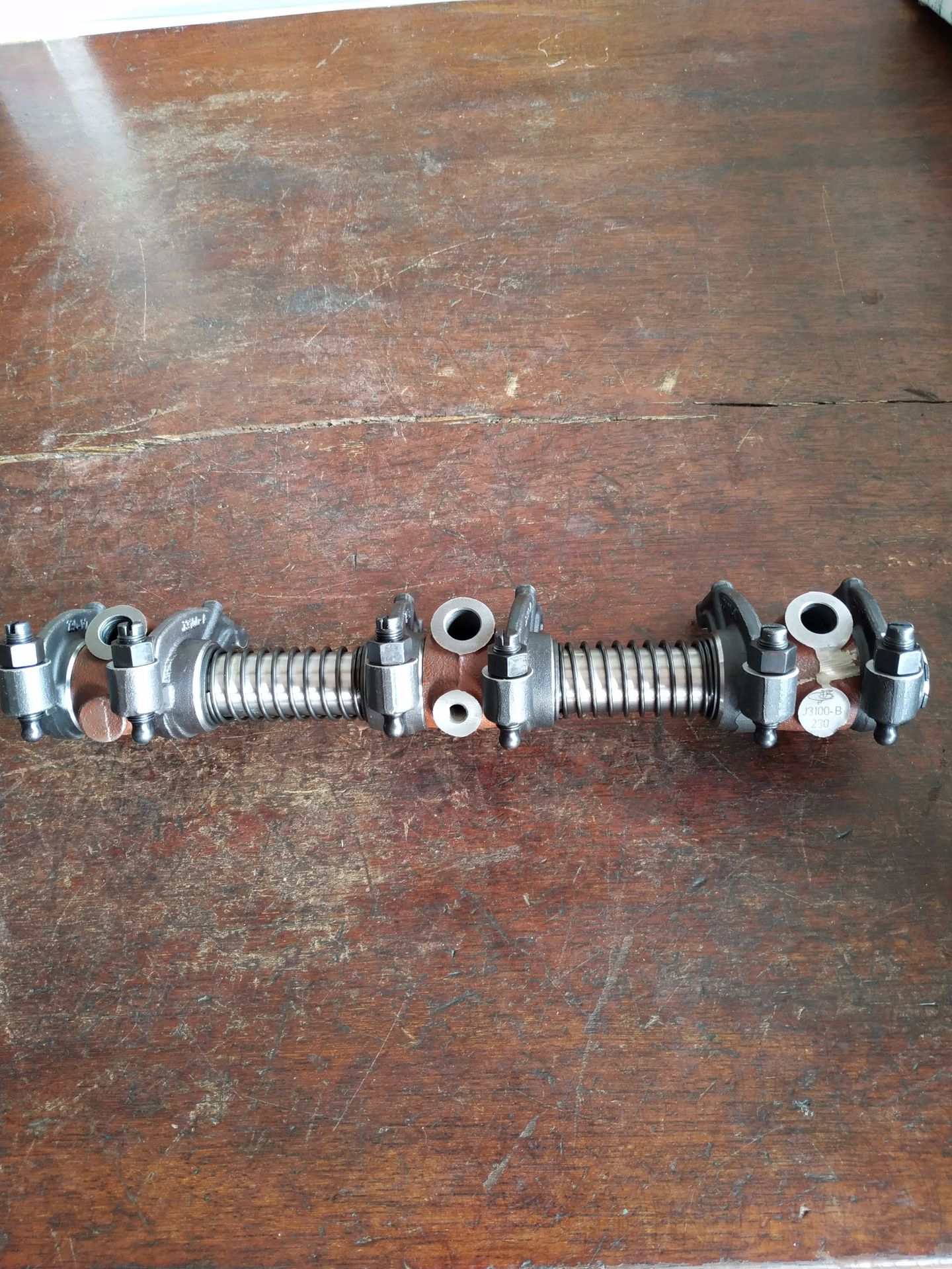 厂家直销玉柴正品发动机摇臂轴部件j3100-1007100b型号配件